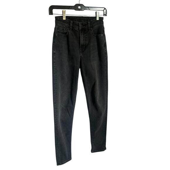 American Eagle Jeans Women's Teens Black Hi Rise Mom Jean size 000 - Picture 1 of 8